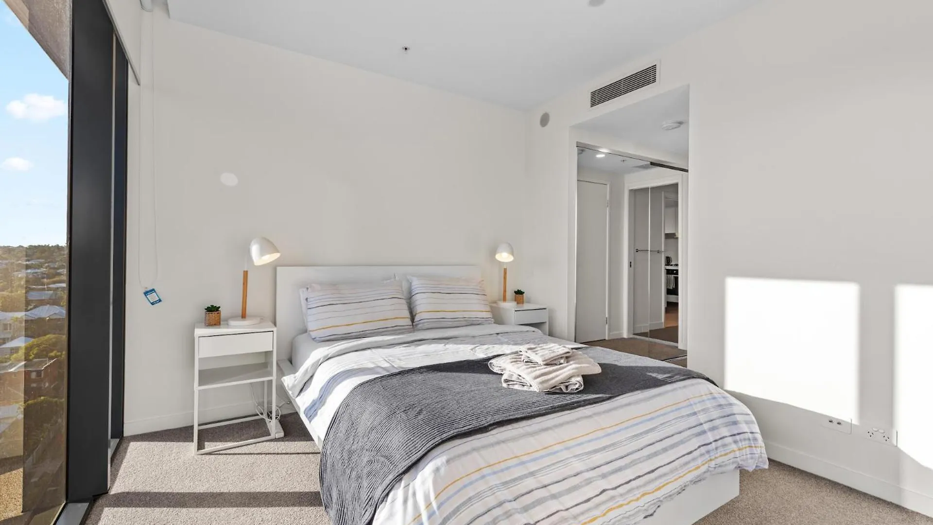 아파트 Captivating Convenience 1Bed 1Bath 1Car Views 브리즈번